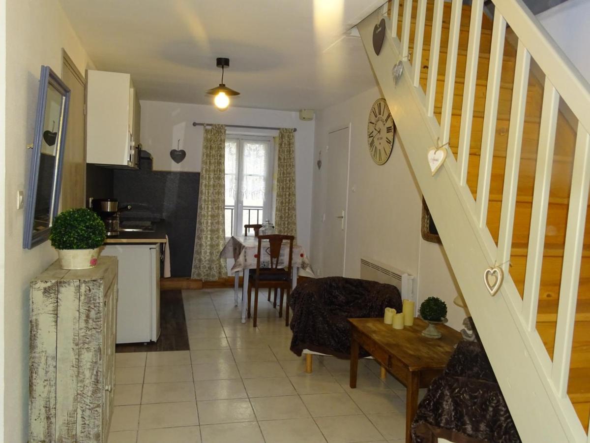 Les Gites Du Lavoir Remigny Esterno foto